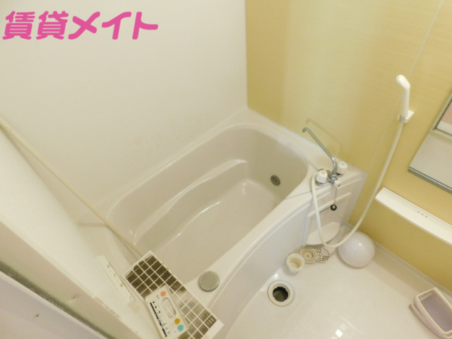 バス・シャワールーム　同物件別部屋反転タイプ