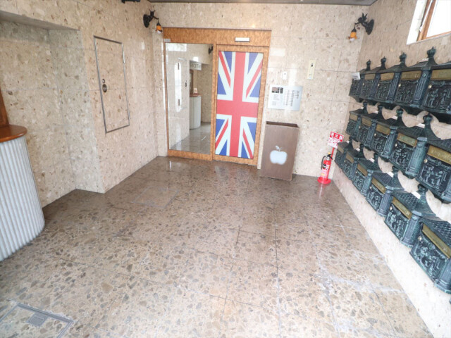 ロビー　お洒落なメールボックス付き