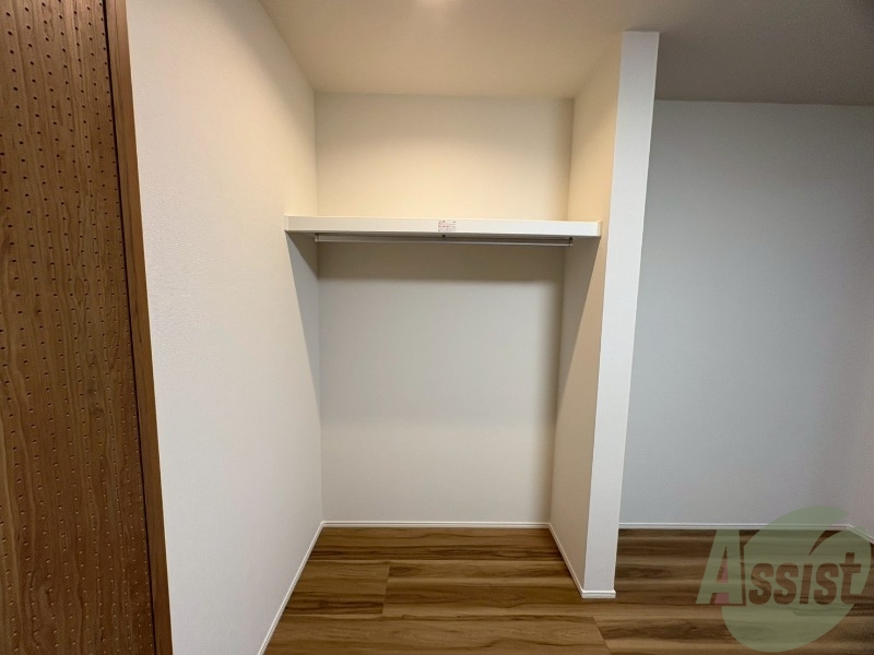 収納　オープンクローゼットです。お荷物やお洋服はこちらにどうぞ。