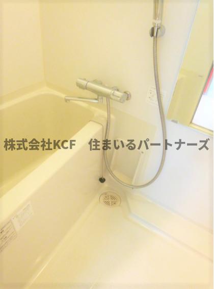 バス・シャワールーム　落ち着いた空間のお風呂です