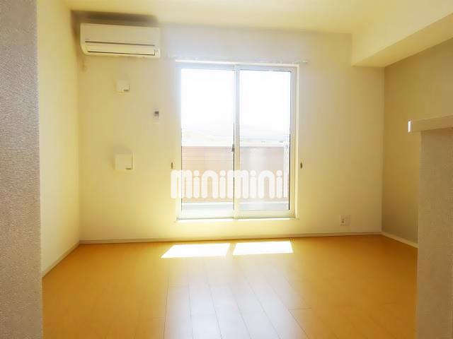 居室・リビング　明るい室内