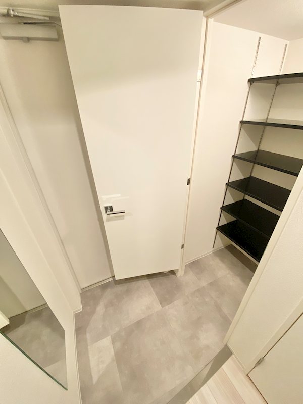 玄関　シューズインクローク有