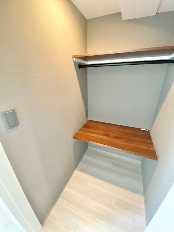 その他　Eルーム ノートPC等を置いて作業できます