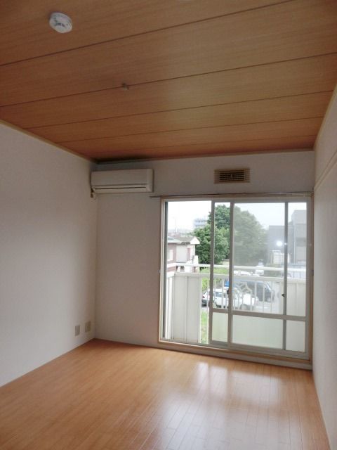 居室・リビング　明るいお部屋です。
