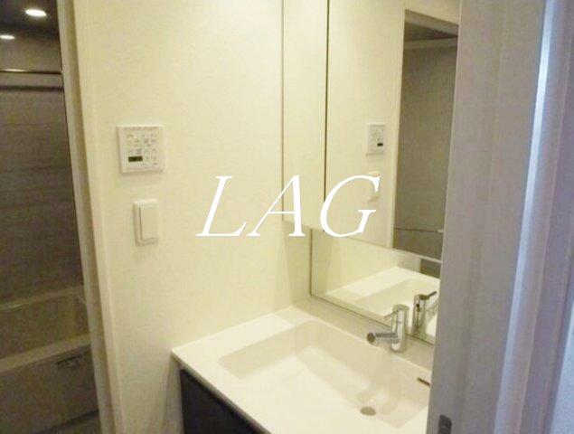 洗面設備　独立洗面台です。