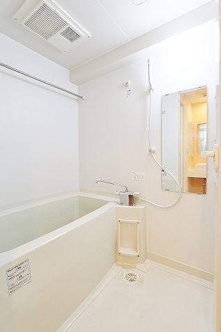 バス・シャワールーム　お風呂でゆっくりとできますね