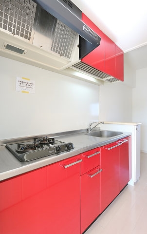 キッチン　オシャレな赤のキッチンです