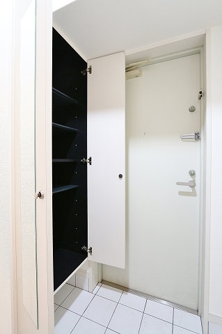 その他設備　靴が多くてもしっかりとしまえます