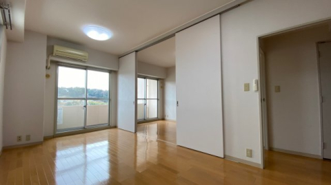 居室・リビング　※写真は７１２号室です