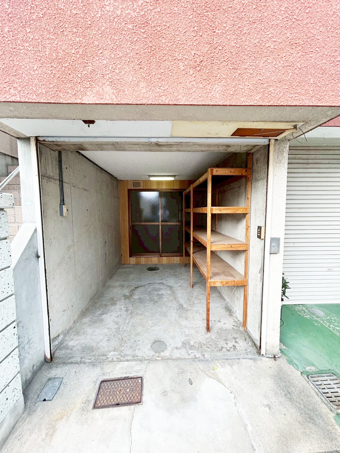 駐車場　リフォームして渡します！