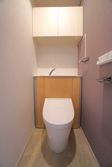 トイレ　※写真は同タイプ住戸です。