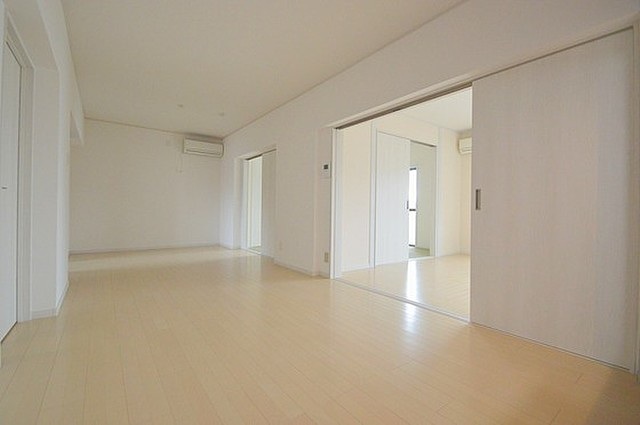 居室・リビング　別号室の写真です。