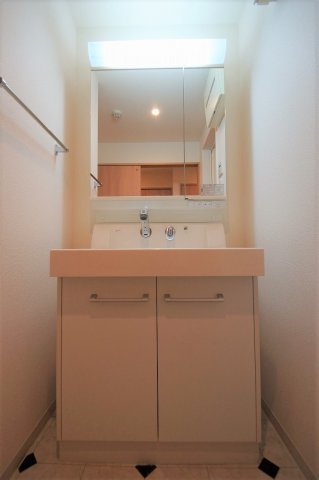洗面設備　あると便利な独立洗面台です。