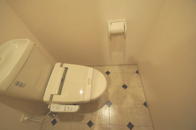トイレ　温水洗浄便座付トイレ
