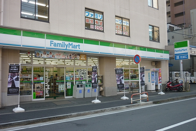 コンビニ　ファミリーマート新横浜店（コンビニ）まで222m