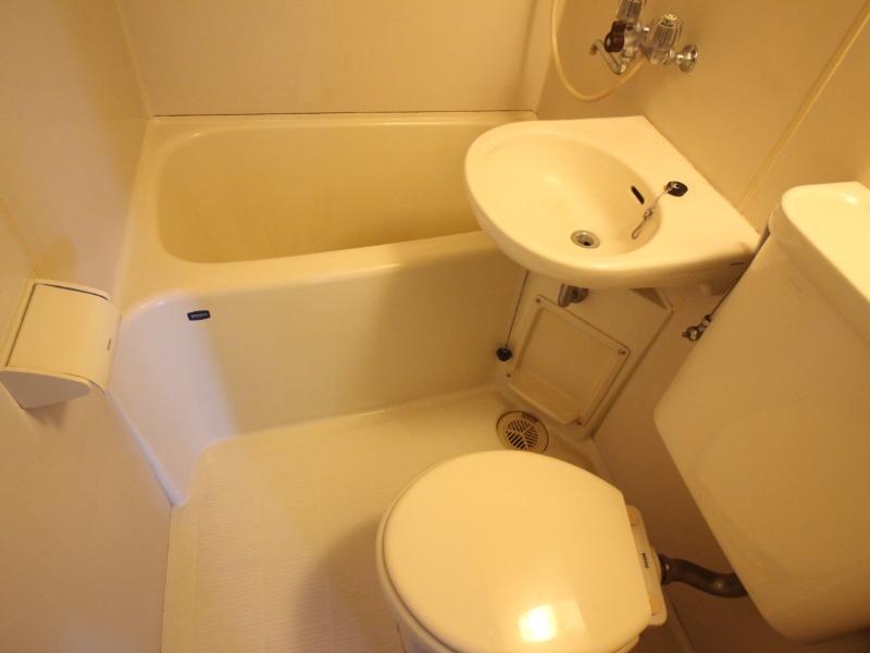 バス・シャワールーム　同物件別部屋イメージ