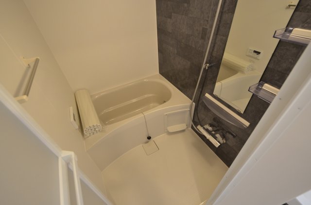 バス・シャワールーム　追い焚き機能、浴室乾燥機付きで便利です♪