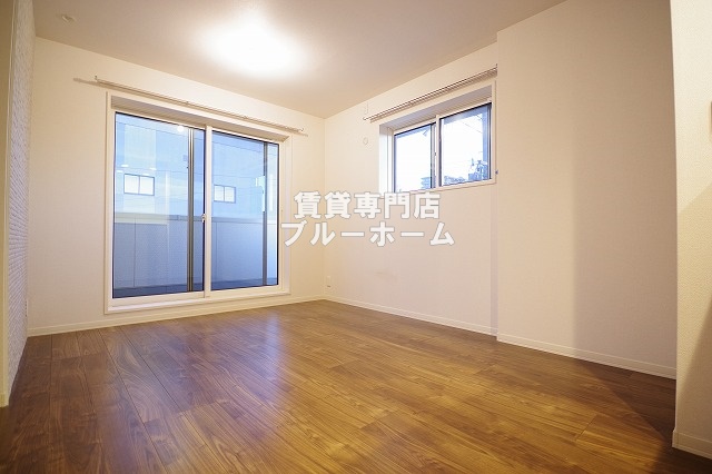 居室・リビング　10.9帖の広いリビングです！