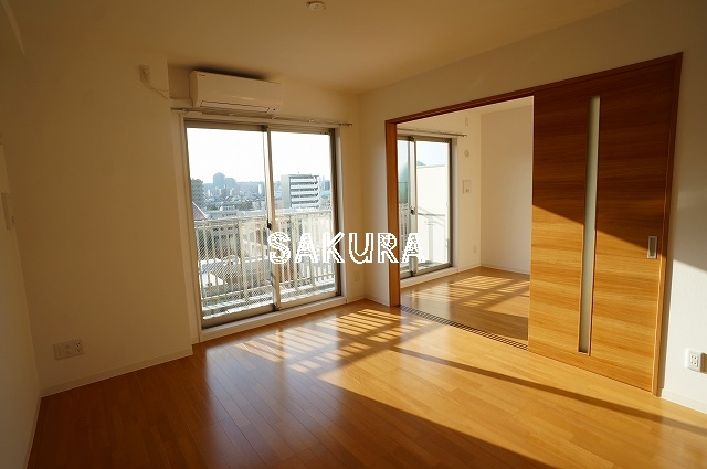 居室・リビング　開放感のあるゆったりとしたお部屋です♪