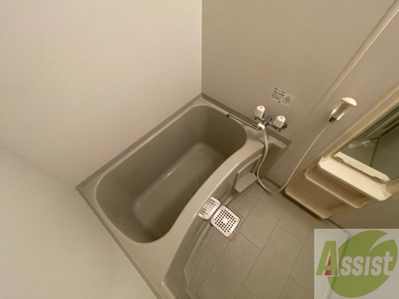 バス・シャワールーム　お風呂になります。一日の疲れを癒してくださいね。