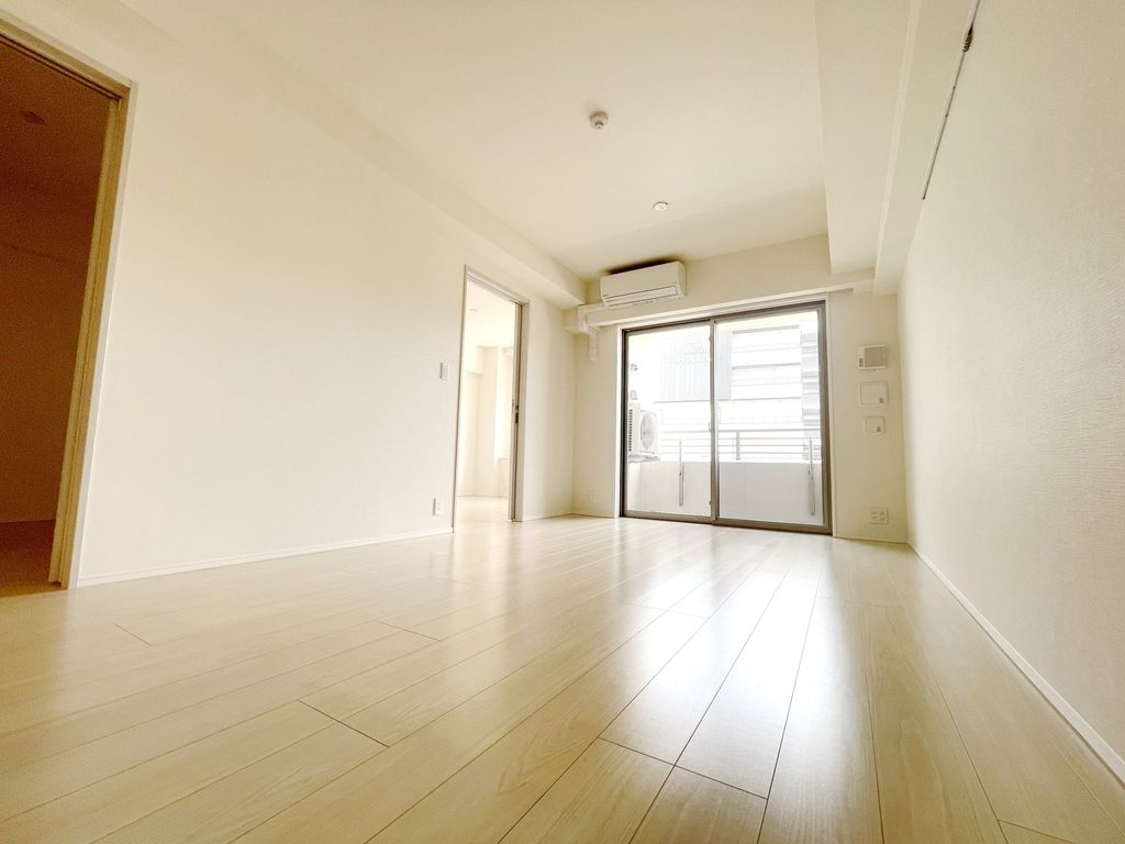 居室・リビング　※別部屋参考写真です