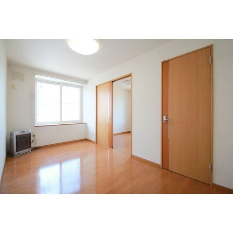 居室・リビング　明るく広々リビングスペース♪