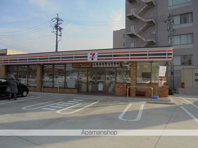 コンビニ　セブンイレブン（コンビニ）まで328m