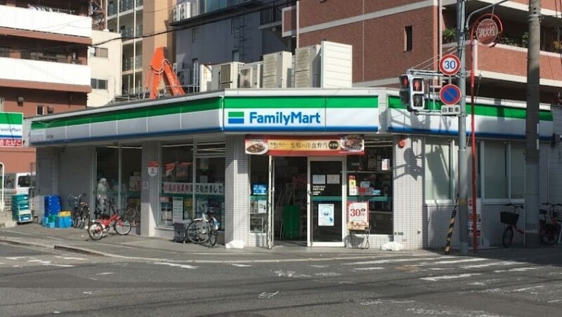 コンビニ　ファミリーマート天満三丁目店（コンビニ）まで974m