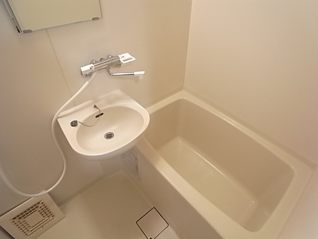 バス・シャワールーム　お風呂・トイレ別々のセパレート