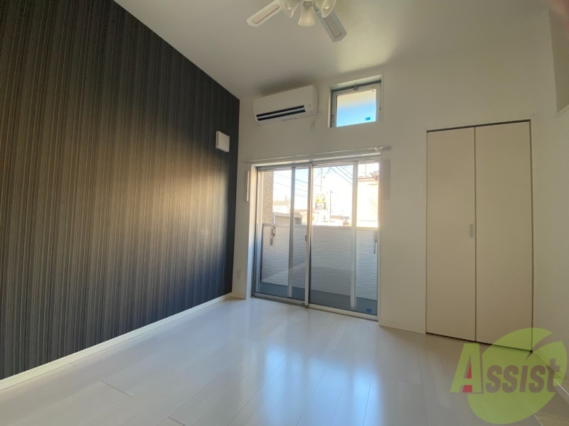 居室・リビング　日当りの良い、広めのお部屋となっております