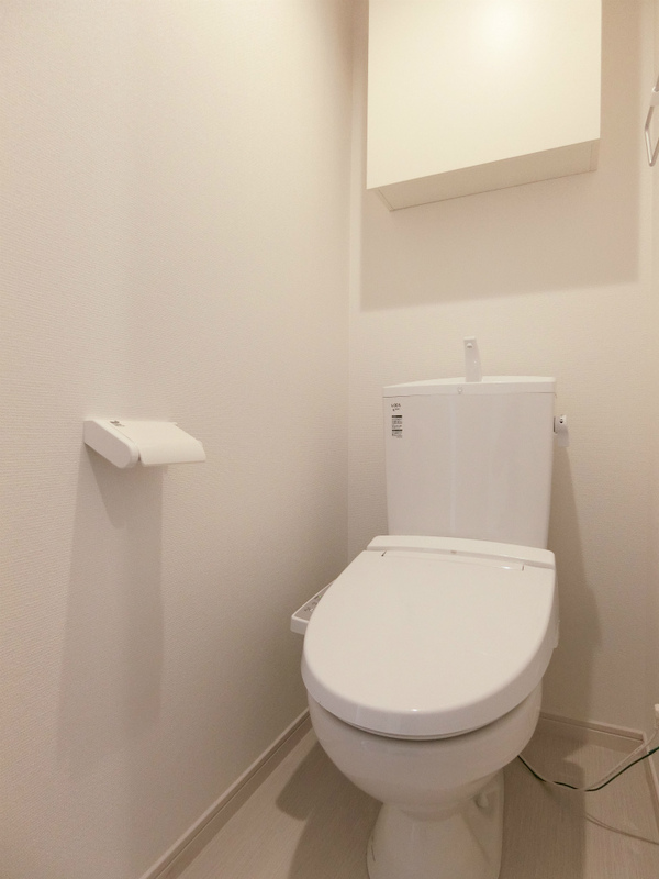 トイレ　温水洗浄便座付き♪