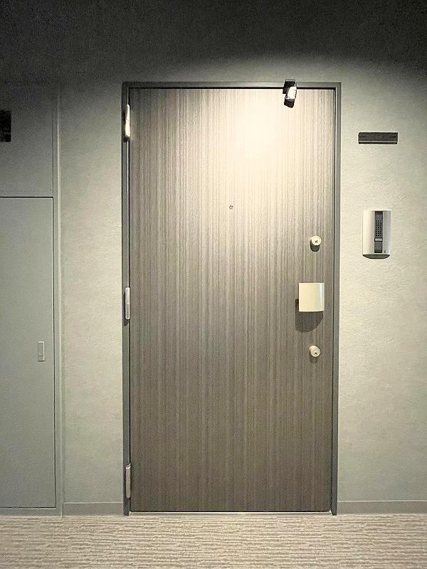 玄関　玄関外側
