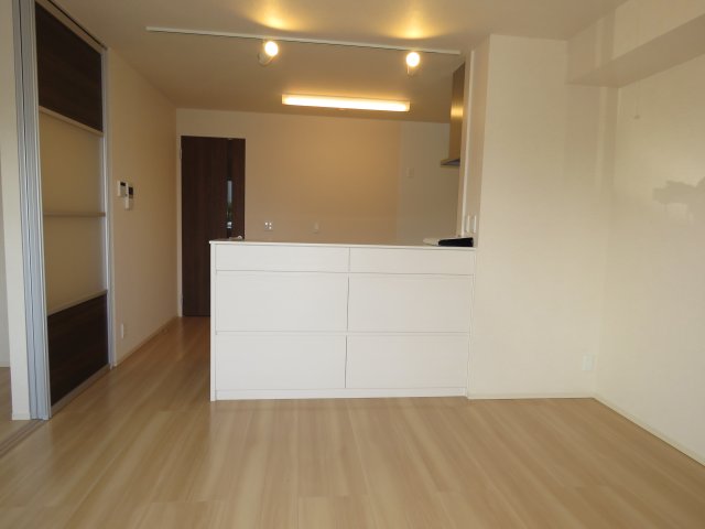 居室・リビング　カウンター収納