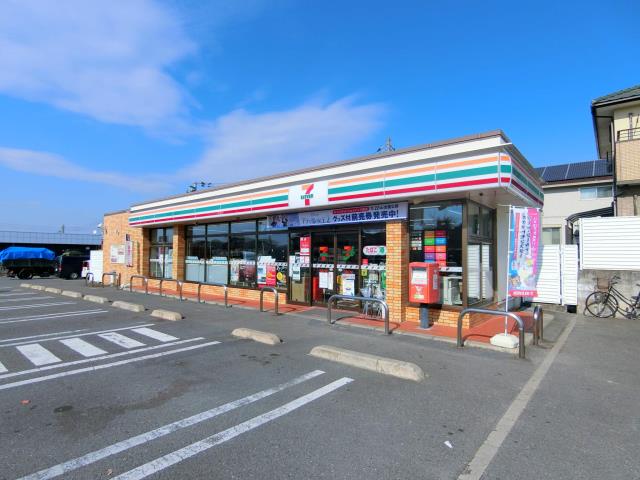 コンビニ　セブンイレブン（コンビニ）まで438m