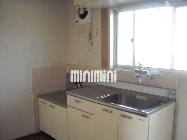 キッチン　窓付きのキッチン