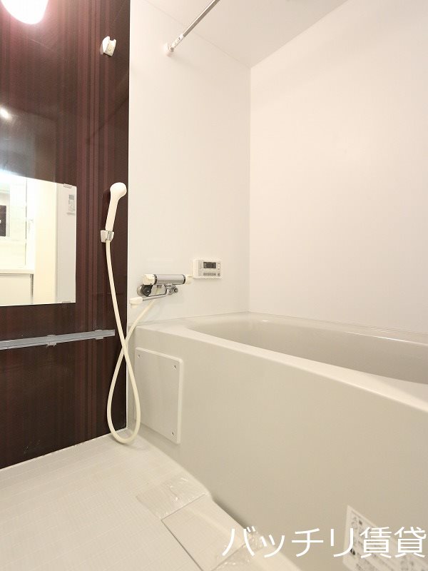 バス・シャワールーム　※画像は別号室の為、現状優先となります。