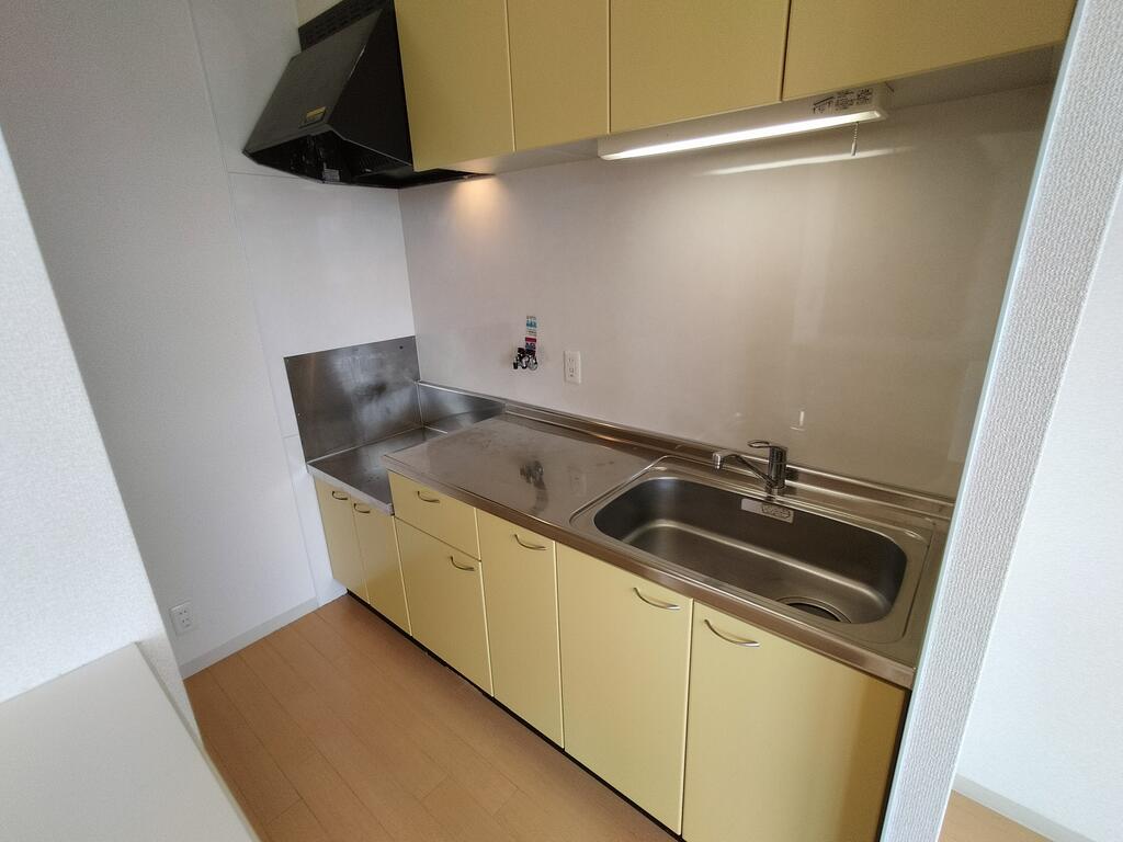 キッチン　※同建物の別のお部屋の写真です。