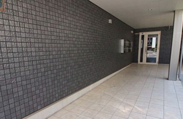 エントランス　ゆとりのあるエントランスです