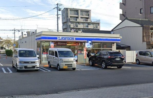 コンビニ　ローソン西区鳥見町店（コンビニ）まで110m