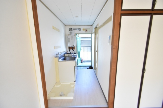 エントランス　キッチンまわり