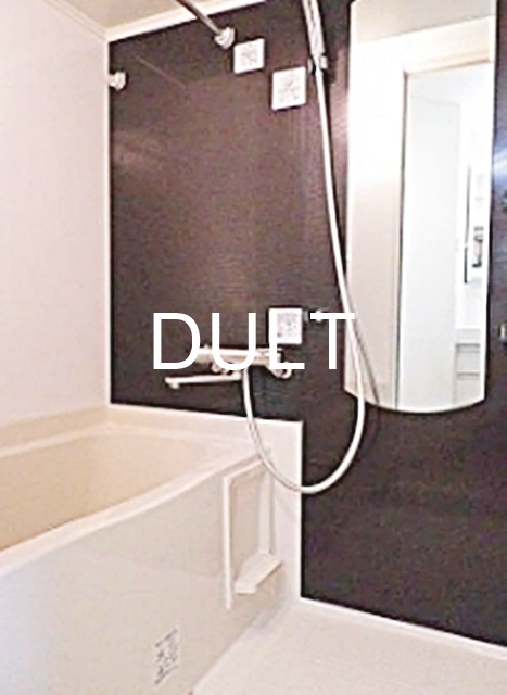 バス・シャワールーム　バスルームです。