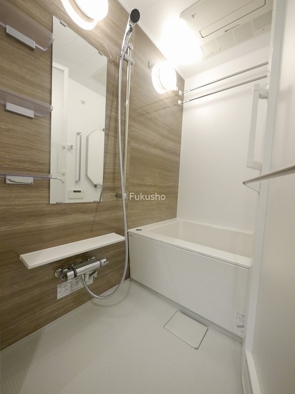 バス・シャワールーム