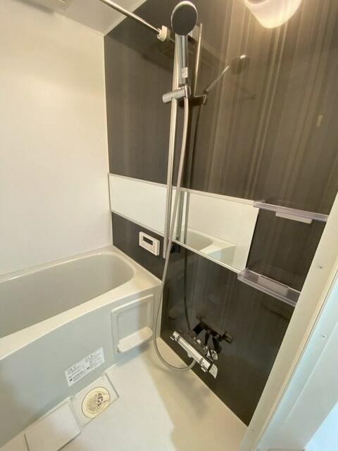 バス・シャワールーム　※写真は同タイプ別部屋のもの…?