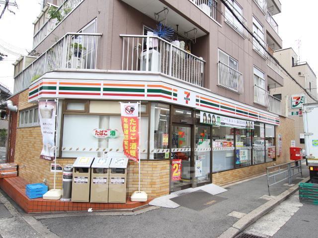 コンビニ　セブンイレブン　大阪十三東2丁目店（コンビニ）まで200m