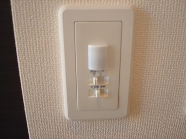 その他設備　人感センサー