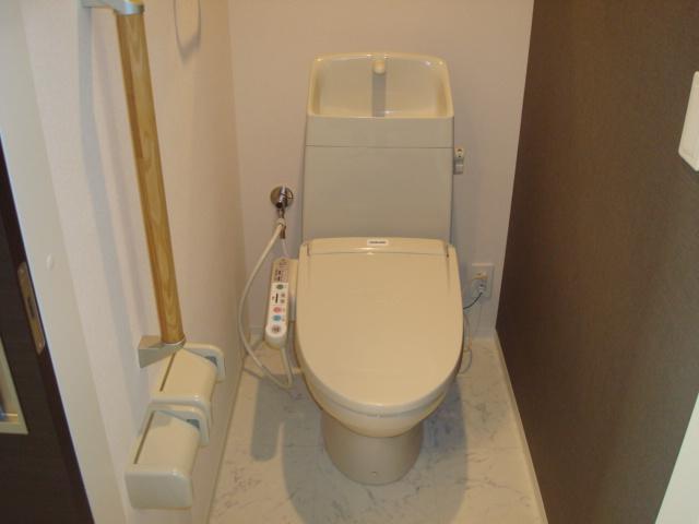 トイレ　シャワー付トイレ