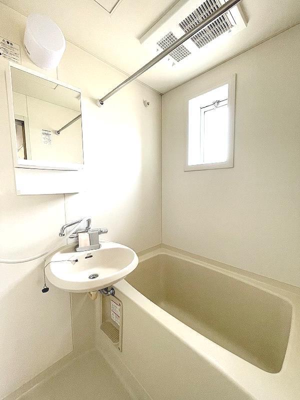 バス・シャワールーム　浴室乾燥機能付き