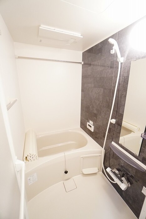 バス・シャワールーム　追い焚き機能付き