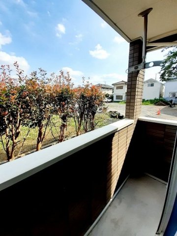 バルコニー　暖かな日差しのふりそそぐバルコニー