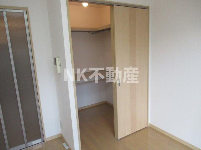 収納　ウォークインクローゼットです